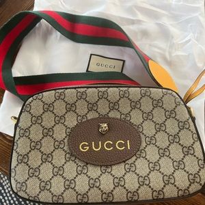 Gucci neovintage camera bag. Like condition.  Bag included